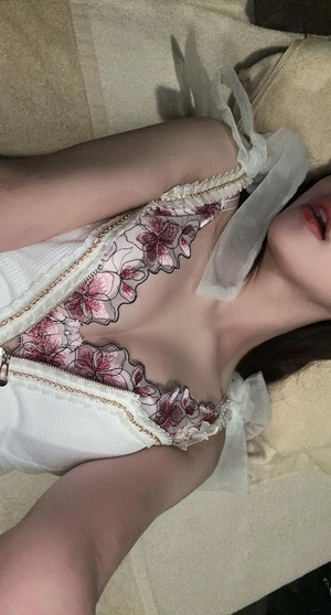 ももの写メ日記|ヴェルサイユ 吉原高級店ソープ