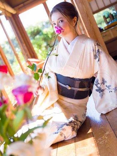 詩音 | 吉原 シャトーペトラ (1 / 5)