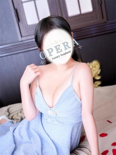 椿 | 吉原 オペラ (1 / 5)