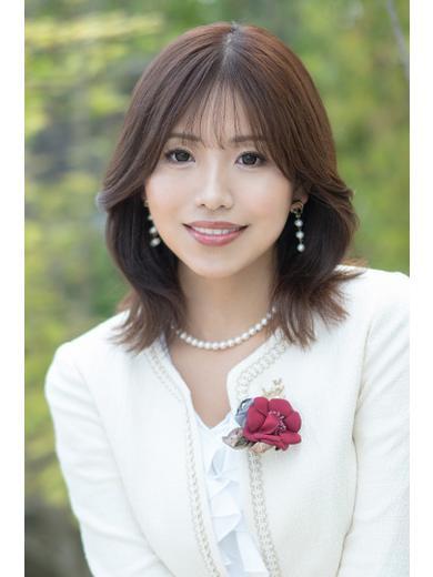 新妻涼子 | 吉原 ハールブルク (1 / 9)