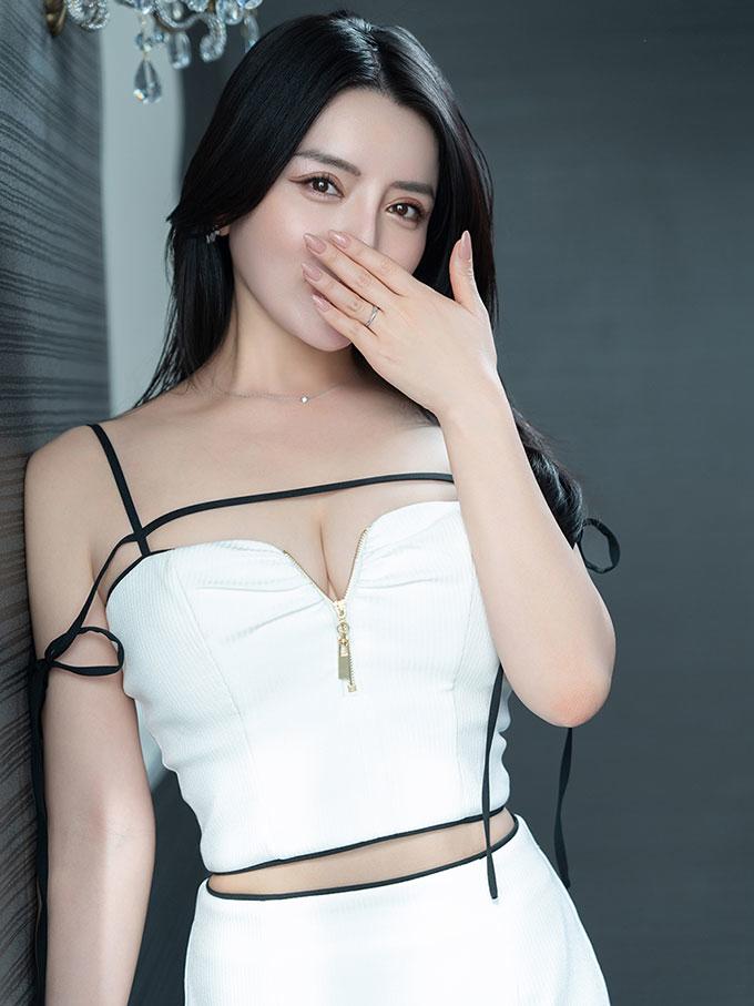 吉木アン | 吉原 ローテンブルク (3 / 8)